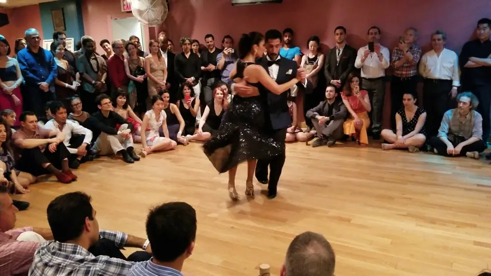 Video thumbnail for Argentine tango: “Los Totis” Virginia Gomez and Christian Marquez - De Antano