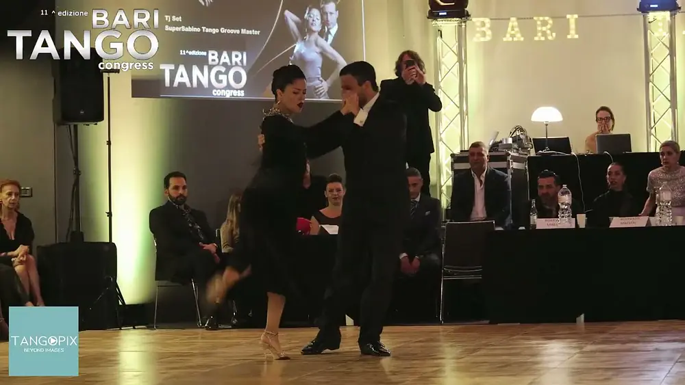 Video thumbnail for Vanesa Villalba & Matteo Antonietti dance Forever Tango - Preparense