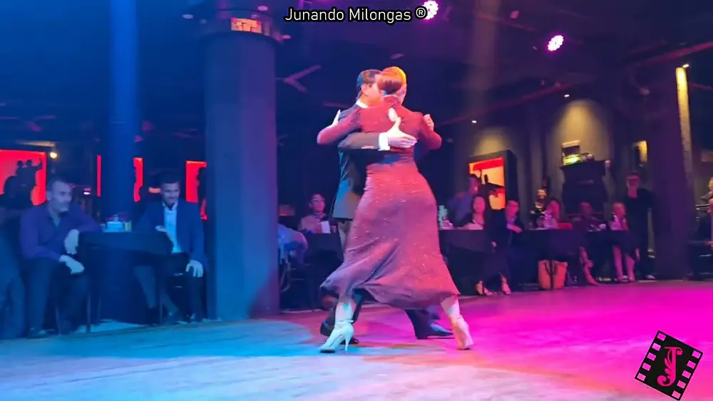 Video thumbnail for JONNY CARVAJAL & SUYAY QUIROGA || Zorzal (Carlos Di Sarli / Roberto Rufino) [Milonga]