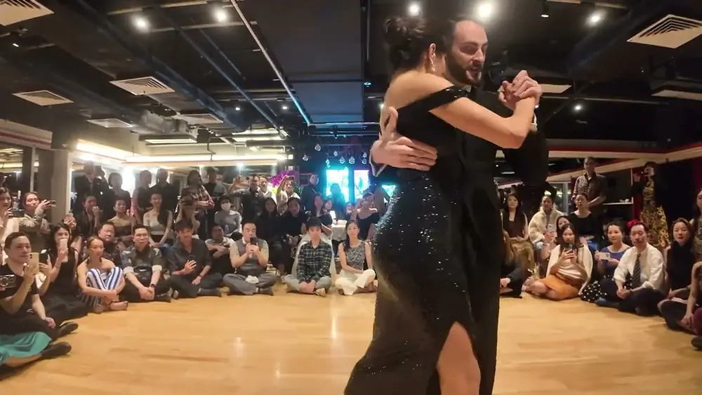 Video thumbnail for Gianpiero Galdi & Lorena Tarantino 1/5 - Sentimiento Gaucho (Tango) - Hong Kong 2025