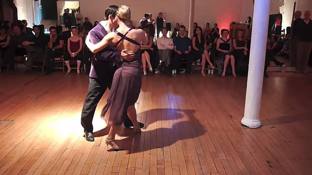 Video thumbnail for Sara Grdan & Ivan Terrazas at Práctilonga-939 (2 of 3)