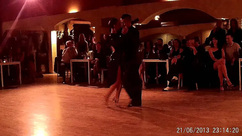 Video thumbnail for Josè Fernandez Y Martina Waldman - Flores del alma - Barrio Tango - Roma
