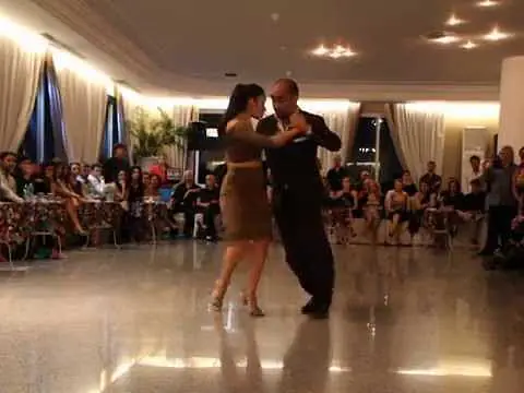 Video thumbnail for Santiago Castro y Antonella Terrazas - video3di4 (Milonga)