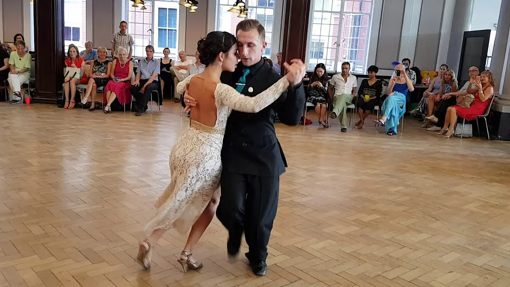 Video thumbnail for Csongor Kicsi & Laisa Souza, London UK, Tango on the Thames, 24.06.2018 4/4