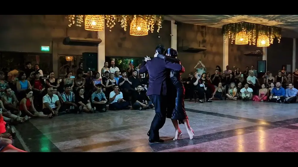 Video thumbnail for Vanesa Villalba y Facundo Piñero ( tango Salta festival)