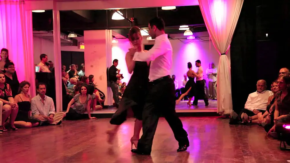 Video thumbnail for Ozgur Demir et Marina Marques, "Poema" (tango), 5de5.