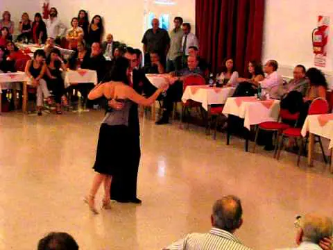 Video thumbnail for Paulina Cazabon y Jose Luis Gonzalez en milonga Vida Mia, Tango 1