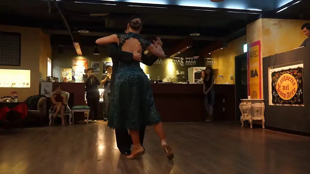 Video thumbnail for Fernanda Grosso & Alejandro Ferreyra - Amarras (Tango)