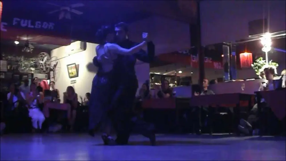 Video thumbnail for Jimena Hoeffner y Fernando Carrasco - Milonga 10 - III