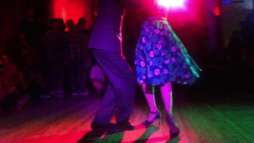 Video thumbnail for Emanuel Ledesma y Carolina Couto bailan en Chanta 4 (2 de 4)