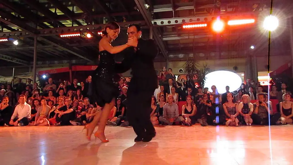 Video thumbnail for Esteban Moreno & Claudia Codega 13° Torino Tango Festival 30 3 2103 3-3