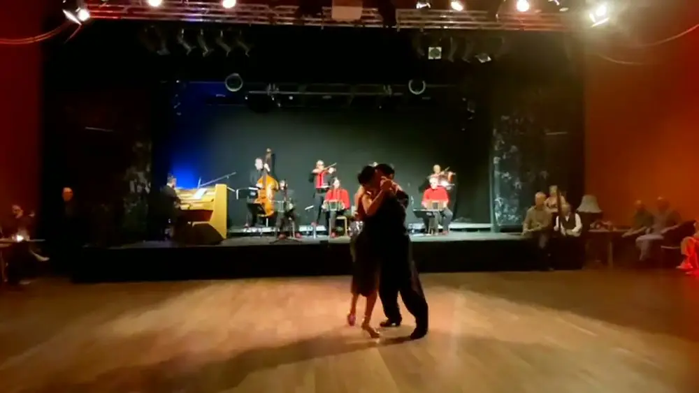Video thumbnail for Show Pablo Nievas y Flor Fraschina con “La Juan Darienzo orquesta”