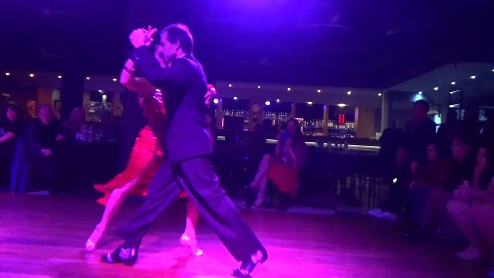 Video thumbnail for Tango ¨Buscándote¨ x Fresedo, bailan: Damian Esel y Noelia Soldera en Salón Marabu - Julio 2023