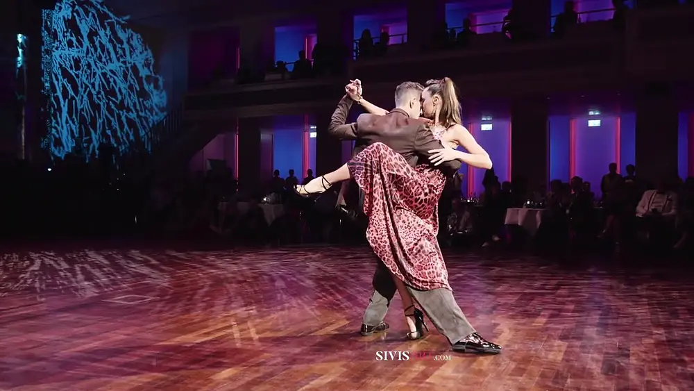 Video thumbnail for 'Arrabal' - Michael 'El Gato' Nadtochi & Elvira Lambo