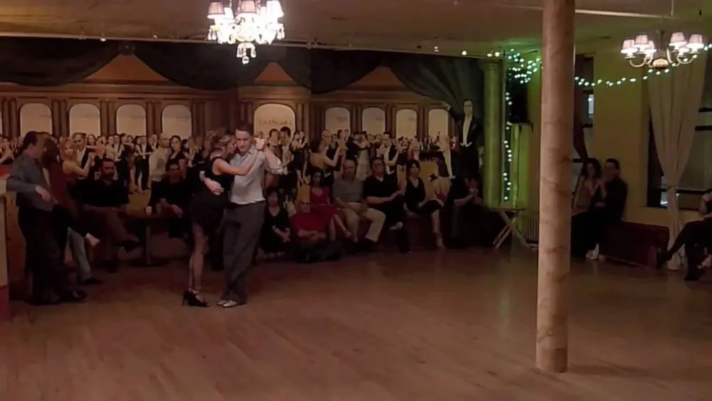 Video thumbnail for Maria Blanco & Santiago Steele dance 'Lo Pasado, Lo Pasó' at Triangulo