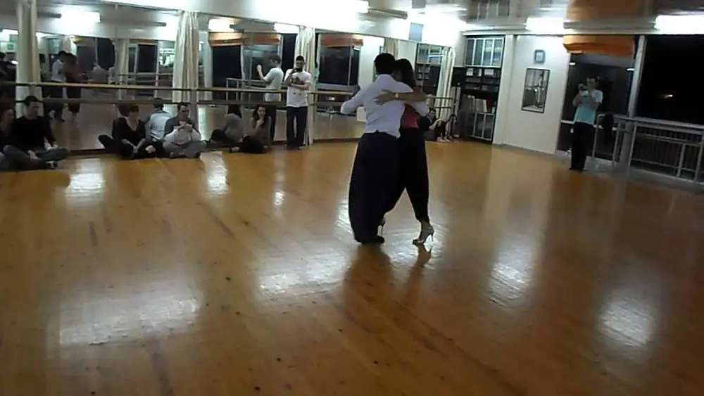 Video thumbnail for Sebastian Achaval y Roxana Suarez Atenas 2013