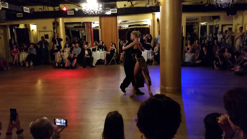 Video thumbnail for Argentine tango: Eleonora Kalganova & Tomás Corbalán  - Canto