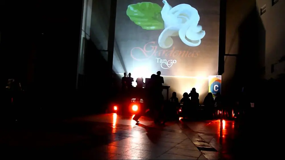 Video thumbnail for La Milonga del Patio presenta a Paola Sanz y Facundo de la Cruz -La capilla Blanca - Di Sarli