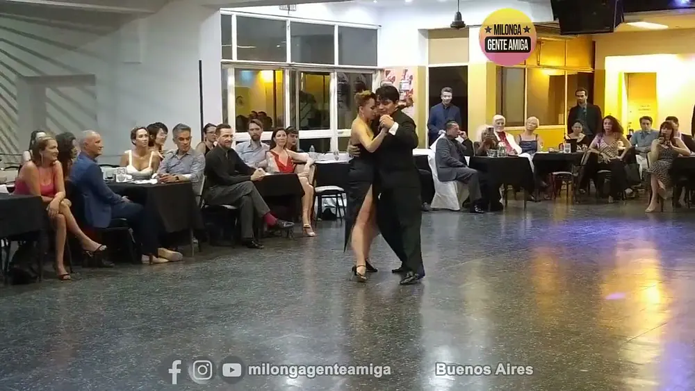 Video thumbnail for Jimena Hoeffner y Max Vera.- Milonga Gente Amiga - 04/FEB/2024 (3/3)