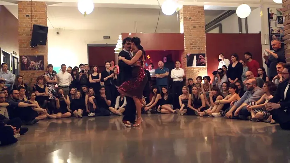 Video thumbnail for Gaston Torelli y Mariana Dragone   - Sin Palabras -