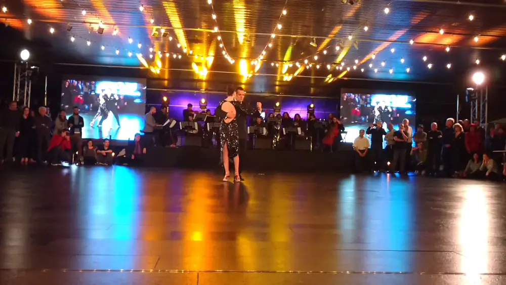 Video thumbnail for Francisco Forquera y Daiana Pujol en el CCK! 2/2 (1-jul-17)