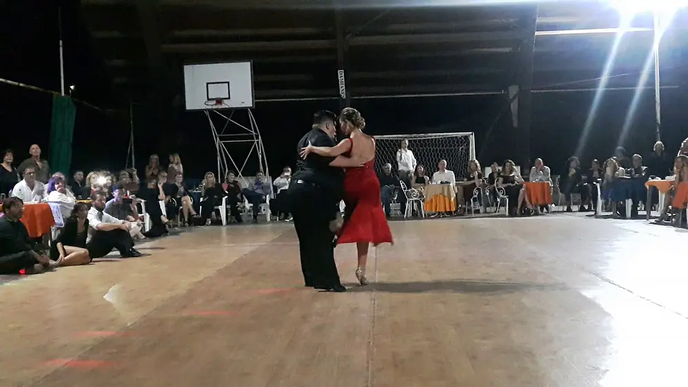 Video thumbnail for Esibizione di Aoniken Quiroga y Noelia Barsi