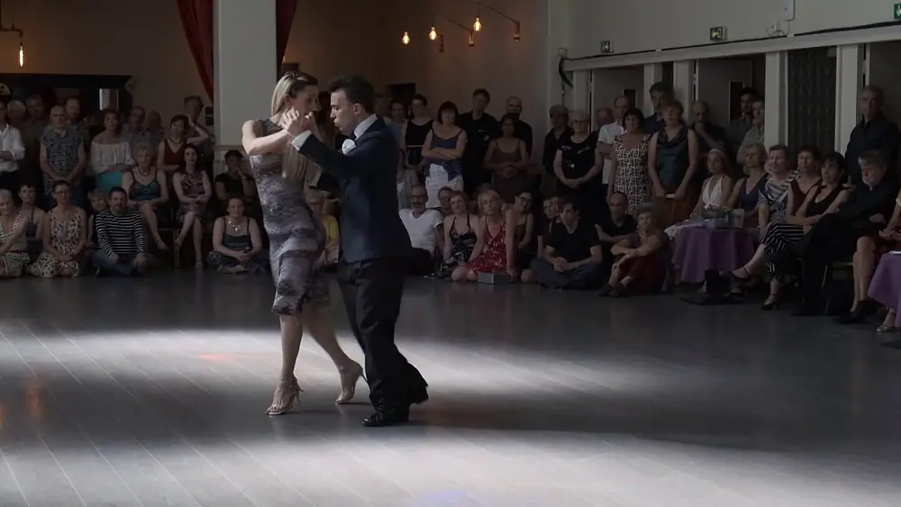 Video thumbnail for Natalia Cristofaro y Pablo Calvelli -  El látigo - Abrazo Tango Metz Festival 2019