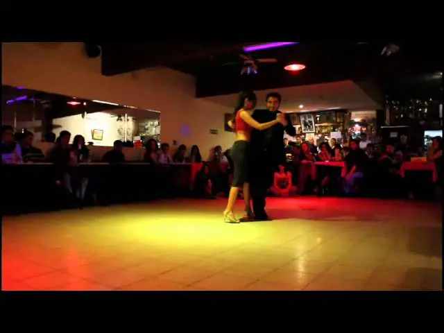 Video thumbnail for PAULA PANDOL Y SEBASTIAN ARRUA EN LA MILONGA 10