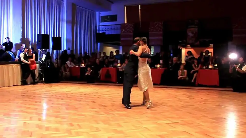 Video thumbnail for Isla de Capri - Daniela Galizia & Ariel Manzanares