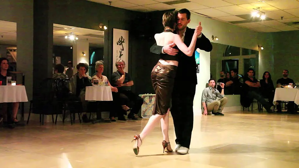 Video thumbnail for Evan Griffiths et Rebecca Shulman, "El bulin de la calle Ayacucho (tango), (1de4).