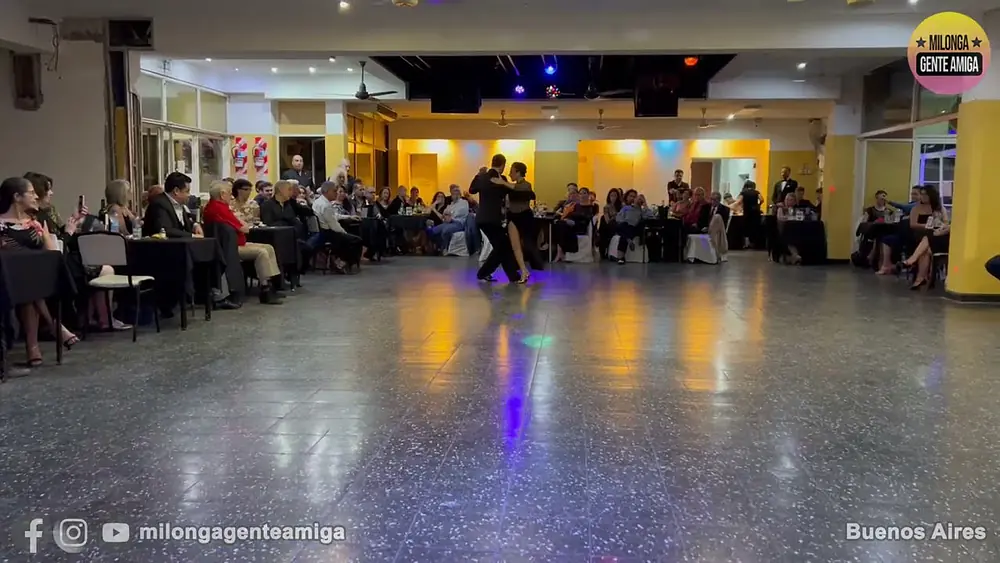 Video thumbnail for Giusy Santoro y Diego Ledesma - Milonga Gente Amiga - 09/DIC/2023 (1/2)