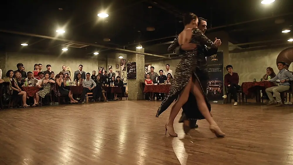 Video thumbnail for Juan Malizia y Manuela Rossi Seoul Workshop Grand Milonga (2016/05/07) #1