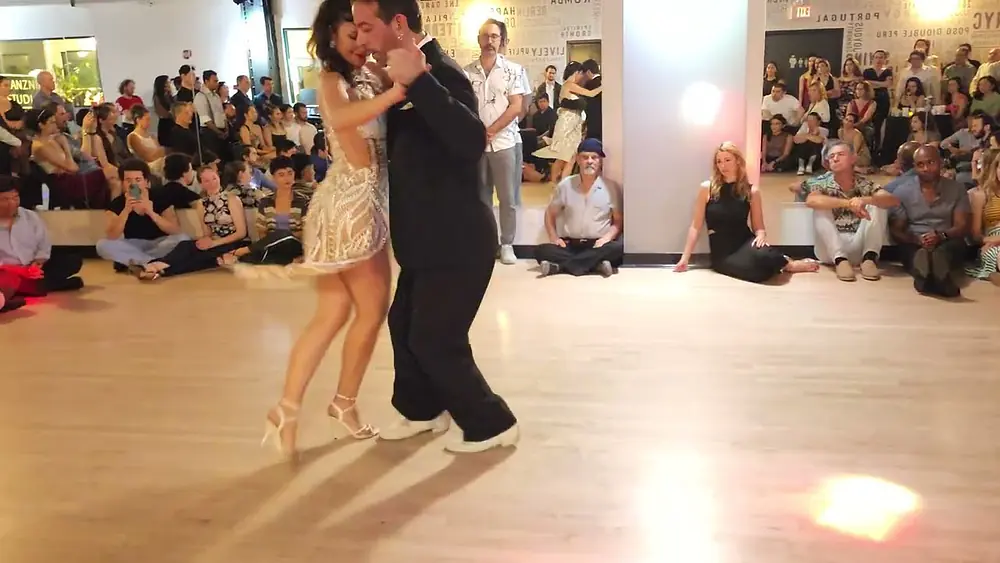 Video thumbnail for Argentine tango: Sofia Saborido & Pablo Inza -  La Cicatriz