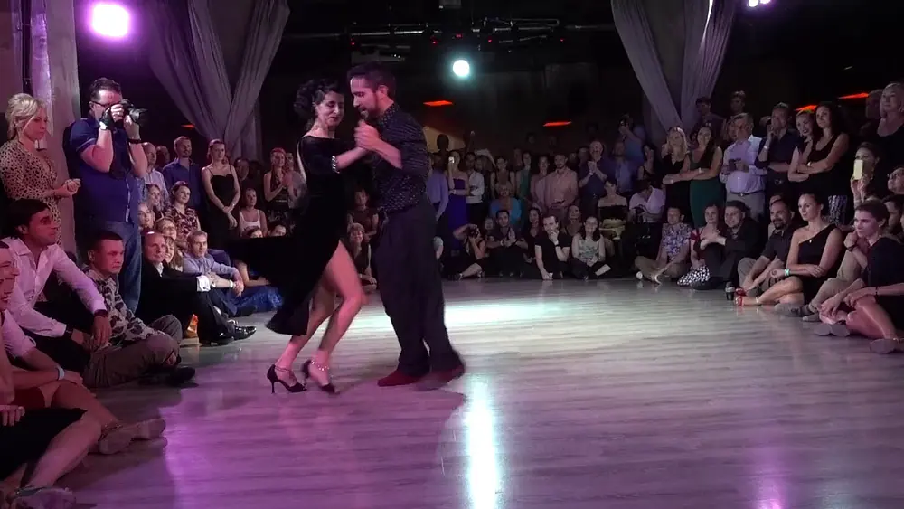 Video thumbnail for Guille Barrionuevo & Mariela Sametband. 4. Milonguero Nights 2018.