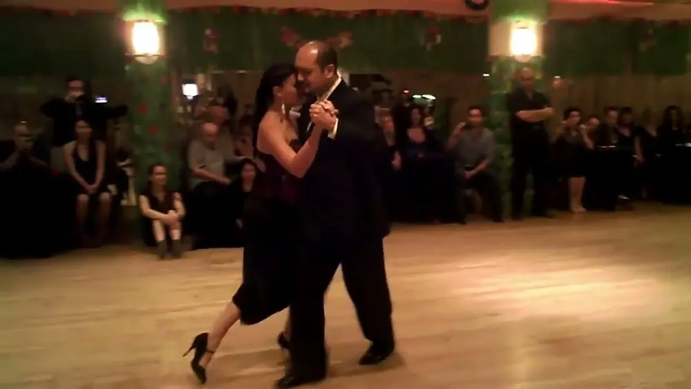 Video thumbnail for Argentine Tango: Diego Benavidez & Natasha Agudelo - Esta Noche De Luna