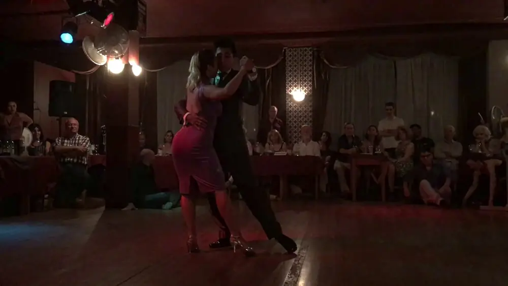 Video thumbnail for Krishna Olmedo y Gaby Mataloni en El Chamuyo 1/4