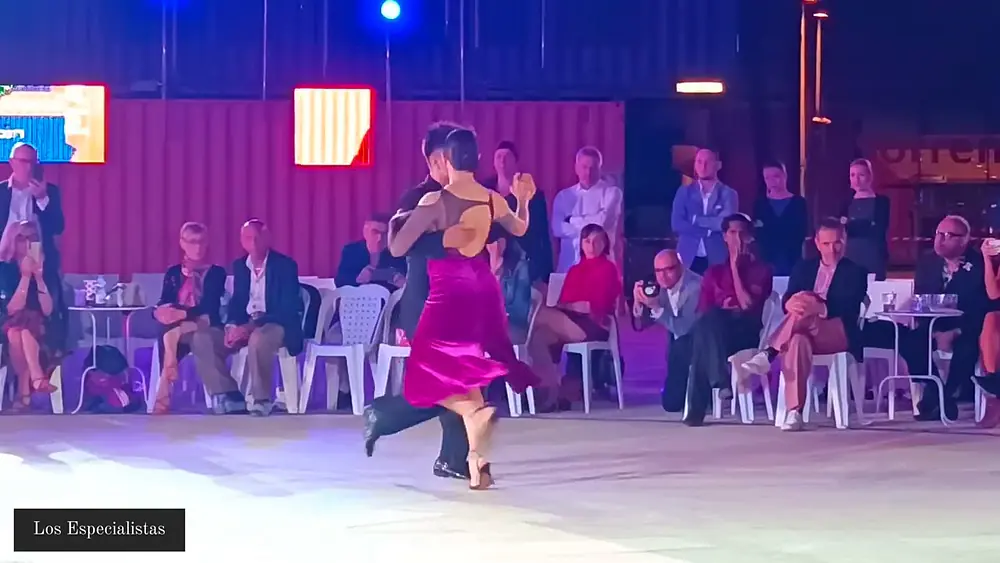 Video thumbnail for Roxana Suarez y Sebastian Achaval @ Tango Meeting Caserta 2023_Vulcano Buono_1/4