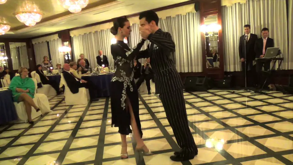 Video thumbnail for Andrea Vighi y Chiara benati - Romance de Barrio - Anibal Troilo