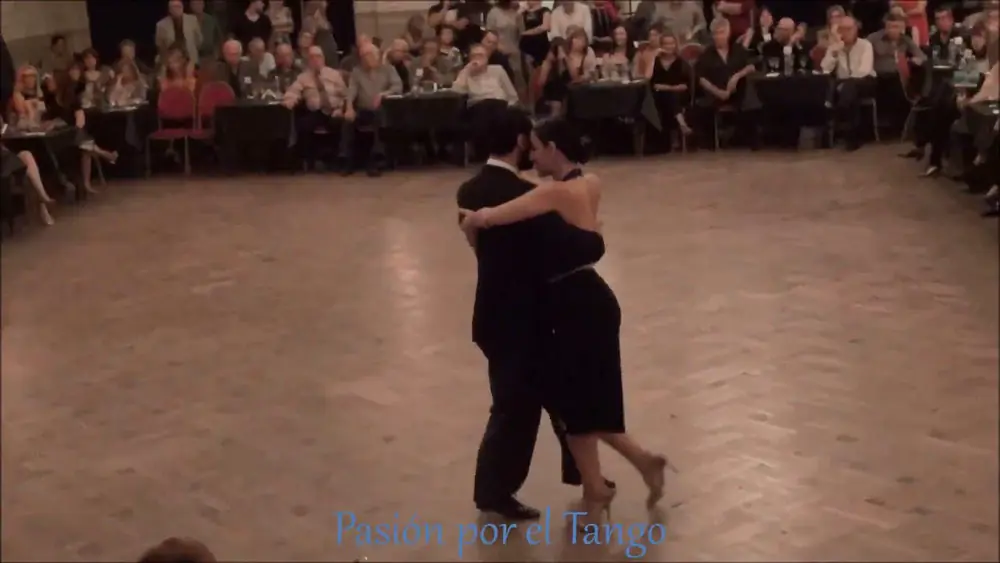Video thumbnail for NATALIA PUCCIONI y FACUNDO BARRIONUEVO Bailando el Tango ORGANITO DE LA TARDE en la MILONGUITA