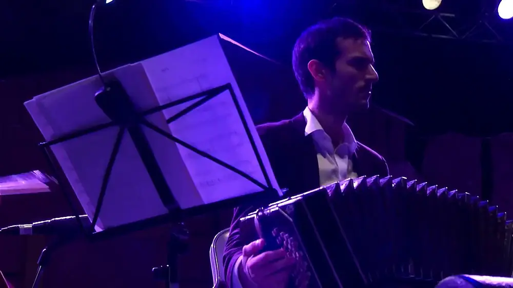 Video thumbnail for Solo Tango Orquesta featuring Lautaro Greco - Zum