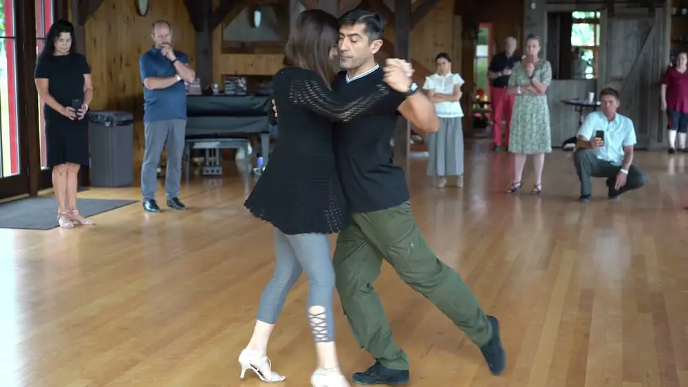 Video thumbnail for Tango Class "Lápices y planeos" for leaders and followers with Daniel Juarez & Alejandra Armenti