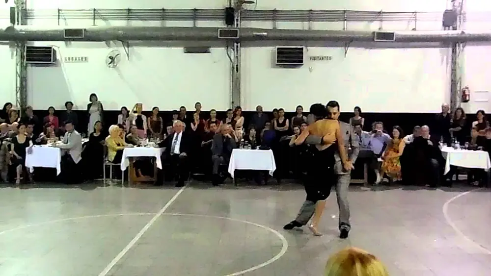 Video thumbnail for Javier Rodriguez & Fatima Vitale en Milonga Malena Sunderland Club 2/4