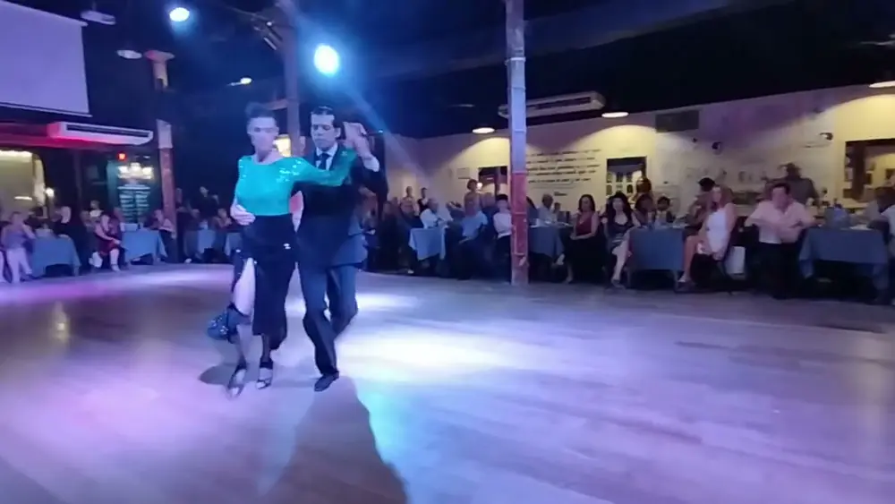 Video thumbnail for Cristian Gallardo y Lorena Goldestein - N.N. - Pugliese