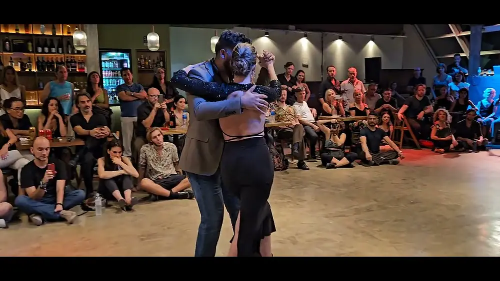 Video thumbnail for Andrés Molina y Natacha Lockwood em Milonga Muy Martes Tango en 07/03/23 - 1/4