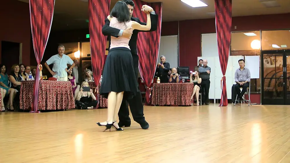 Video thumbnail for Eva Garlez y Pablo Rodriguez