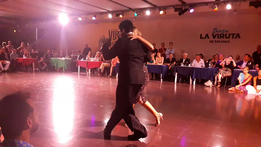 Video thumbnail for Carlos Espinosa y Noelia Hurtado bailan "Mano Brava", orquesta de Aníbal Troilo en La Viruta