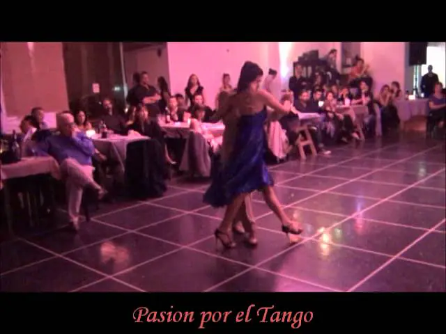 Video thumbnail for Iara Duarte y Ariel Taritolay bailando el tango NIDO GAUCHO en la Milonga Floreal