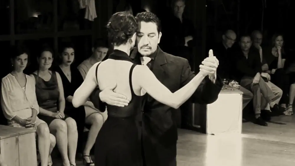 Video thumbnail for Ester Duarte and Chiche Núñez dancing El Simpático by Juan D´Arienzo
