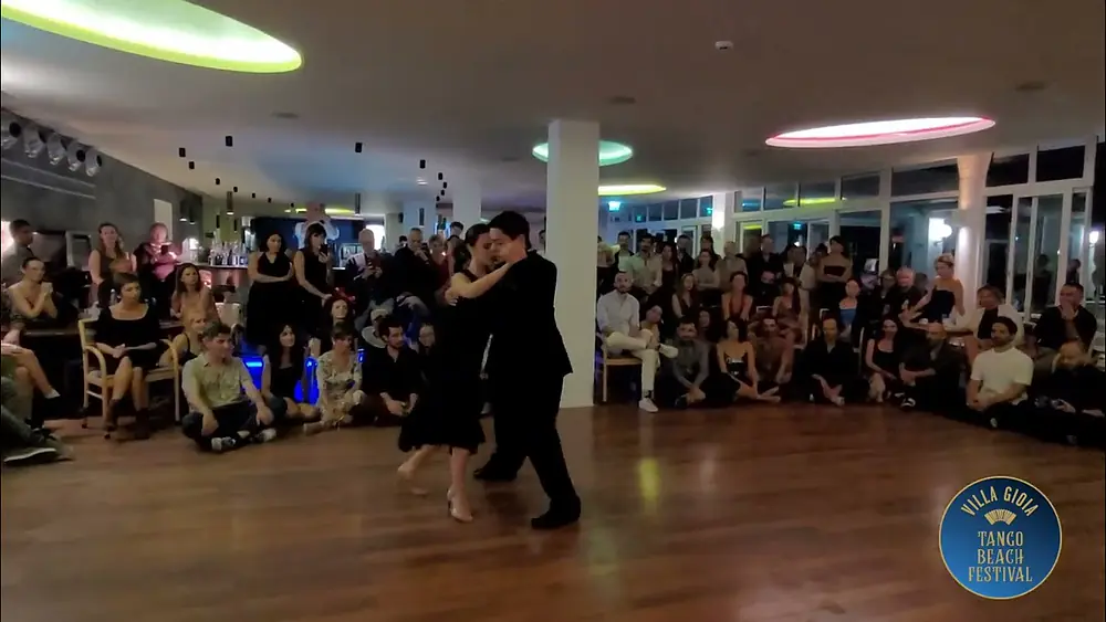 Video thumbnail for CARLITOS ESPINOZA & AGUSTINA PIAGGIO @ VILLA GIOIA Tango Beach Festival (4/5)