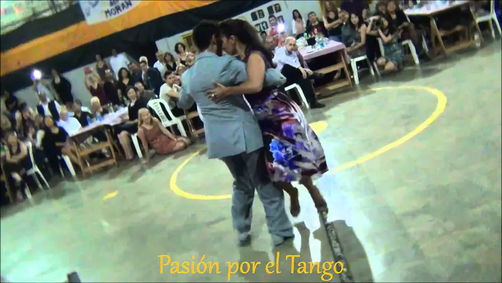 Video thumbnail for VIRGINIA GOMEZ y CHRISTIAN GOMEZ Bailando la Milonga ELLA ES ASÍ en la MILONGA del MORAN